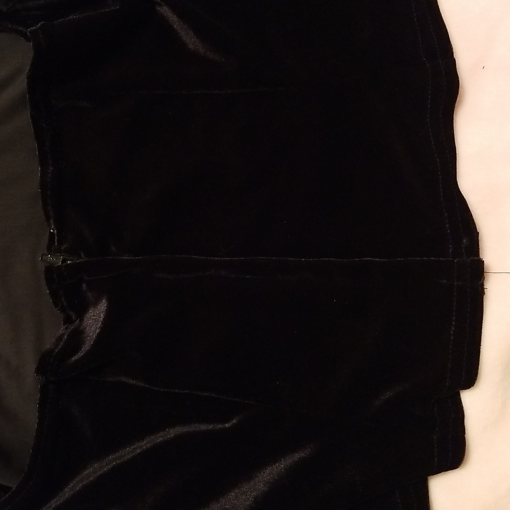 Vintage Black Velvet Halter Top - Picture 3 of 12